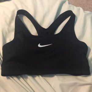 black nike sports bra